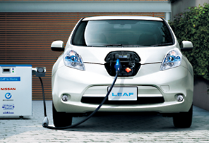 電気自動車「日産リーフ」に採用された蓄電池